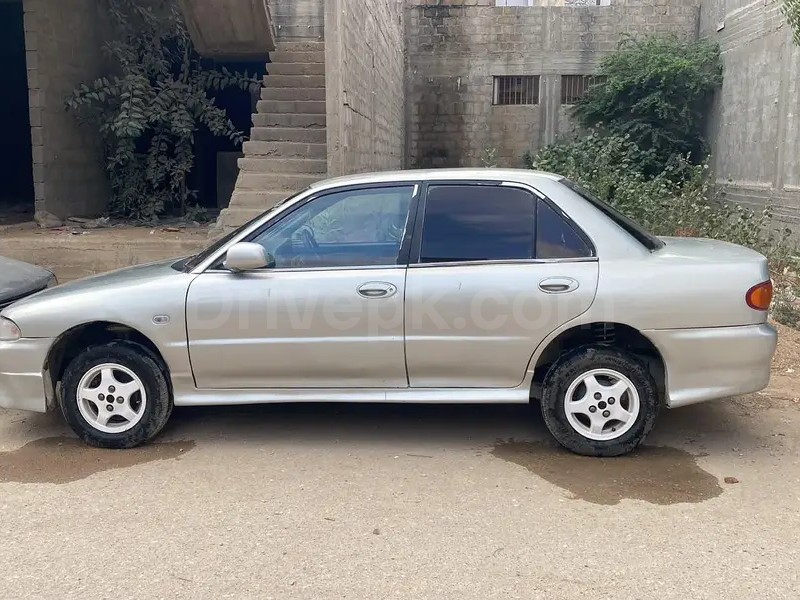 Mitsubishi Lancer 1992
