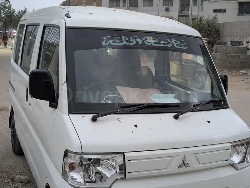 Mitsubishi Minicab Bravo 2013