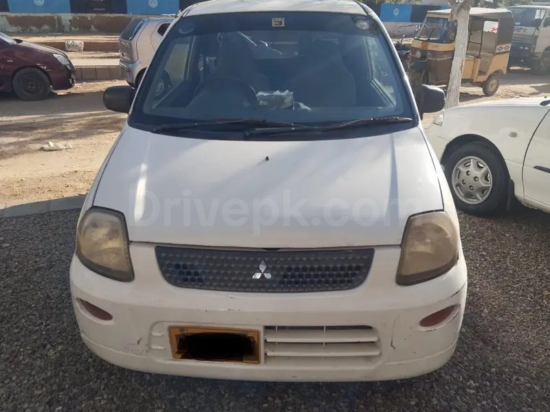 Mitsubishi Minica 2013