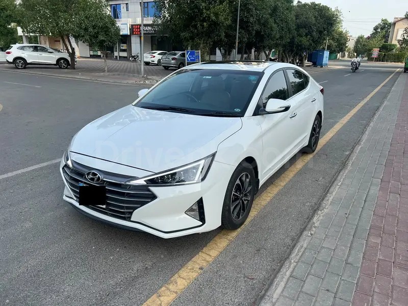 Hyundai Elantra 2022