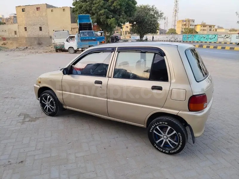Daihatsu Cuore 2011