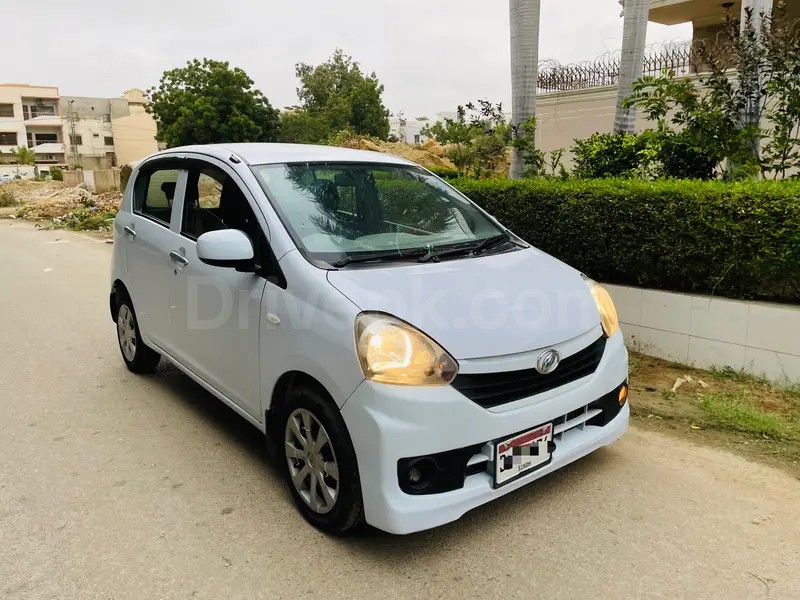Daihatsu Mira 2013