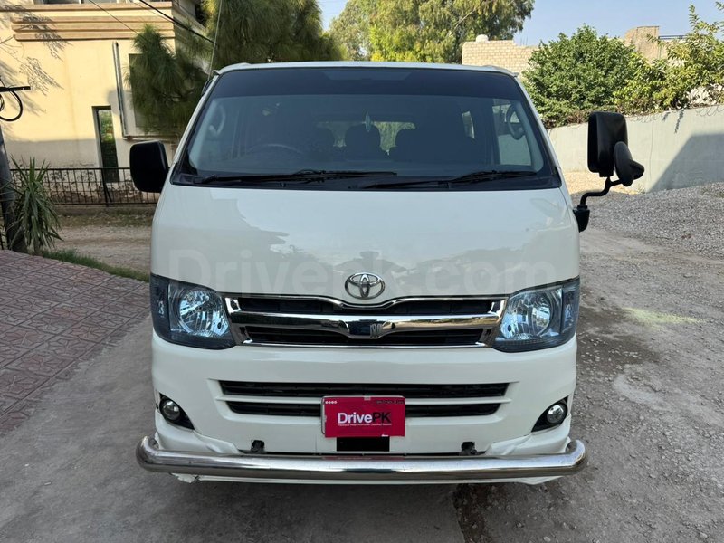 Toyota Haice 2.7 Automatic 2011 for sale