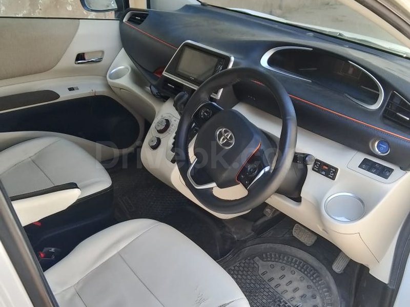 Toyota Sienta G 2016 for sale