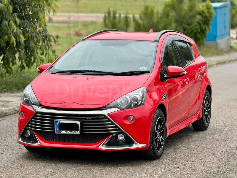 Toyota Aqua X Urban Solid 2015 for sale