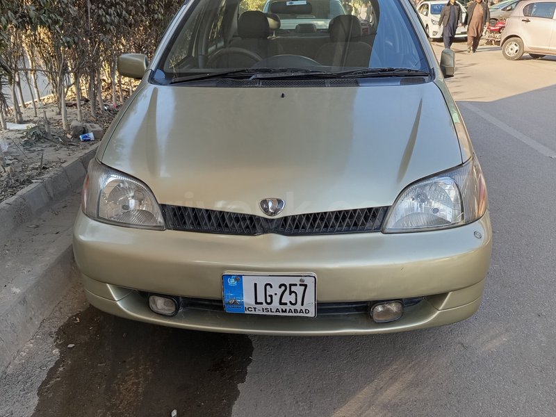 Toyota Platz 2000 for sale