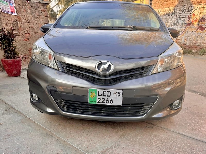 Toyota Vitz F 1.0 2011 for sale