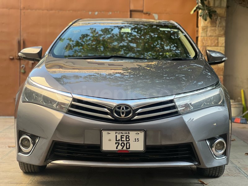 Toyota Corolla Altis Grande CVT-i 1.8 2015 for sale