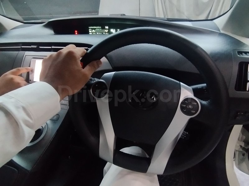 Toyota Prius S 1.8 2014 for sale