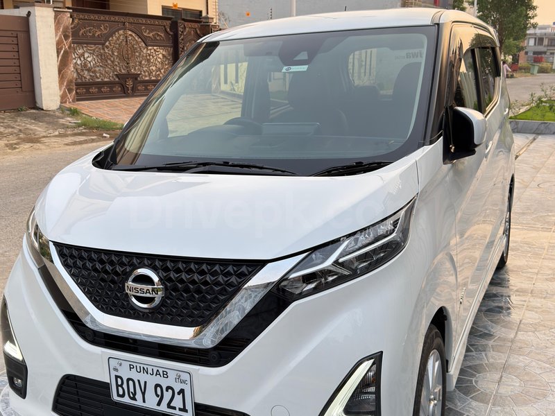 Nissan Dayz Highway Star S hybrid X pro pilot 2022 for sale