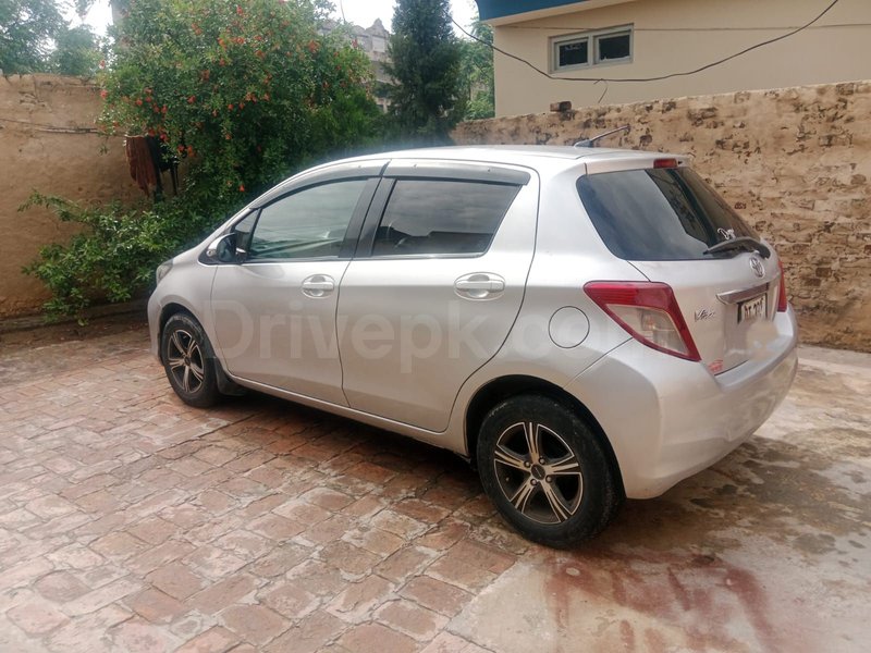 Toyota Vitz F 1.0 2011 for sale