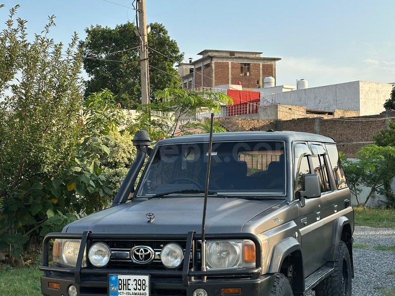 Toyota Land Cruiser 70 series 30th anniversary edition (facelift) 1990 for sale