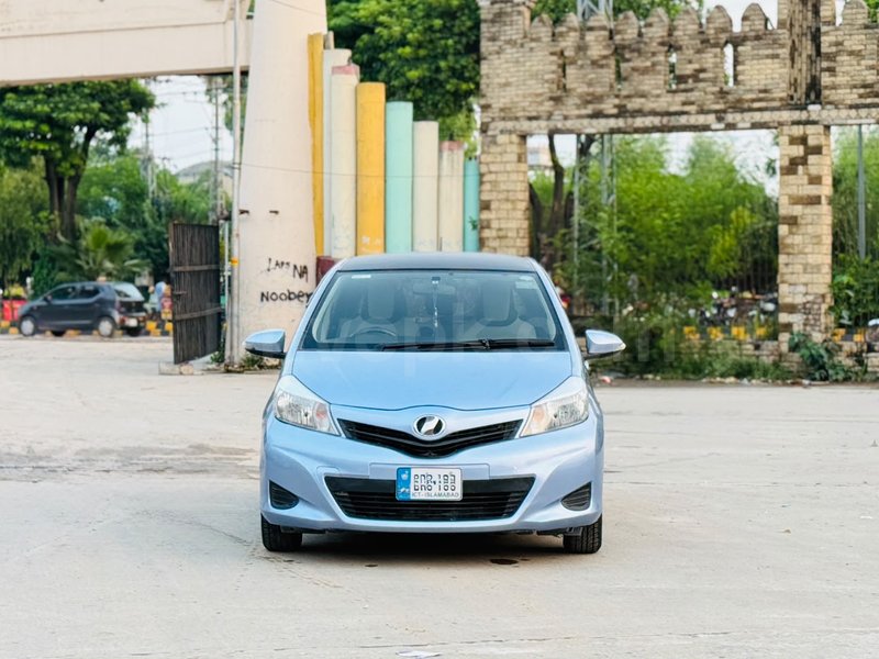 Toyota Vitz F 1.3 2013 for sale