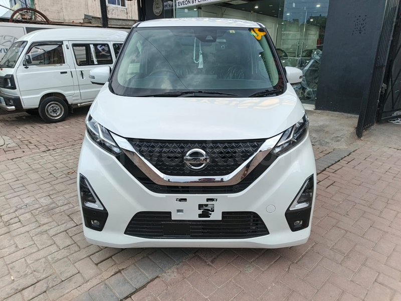 Nissan Dayz Highway Star S hybrid X pro pilot 2022 for sale