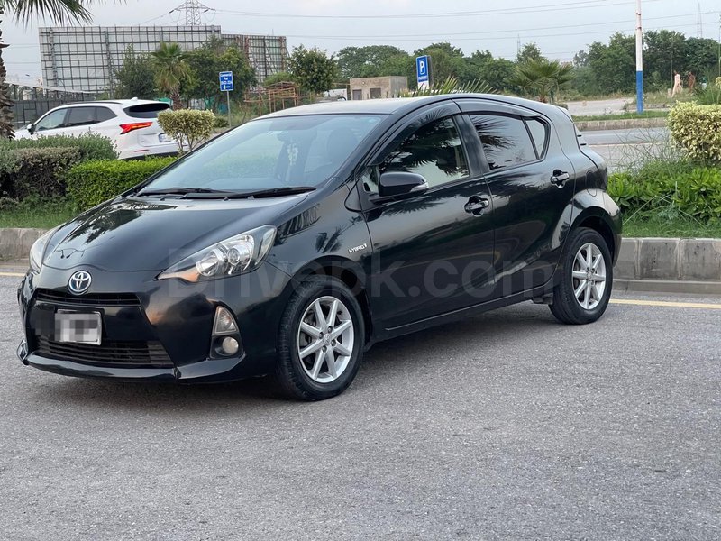 Toyota Aqua G 2013 for sale