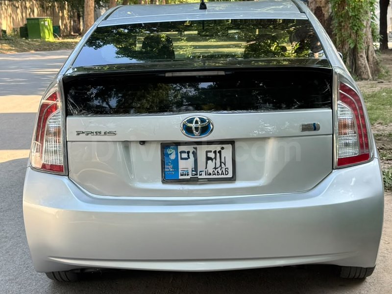 Toyota Prius L 1.8 2014 for sale