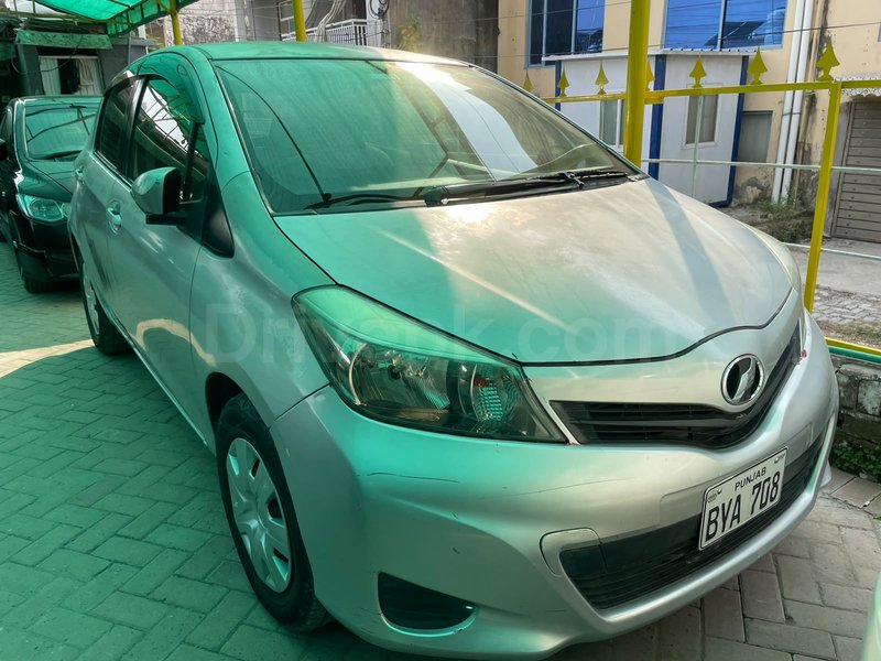 Toyota Vitz F 1.0 2012 for sale
