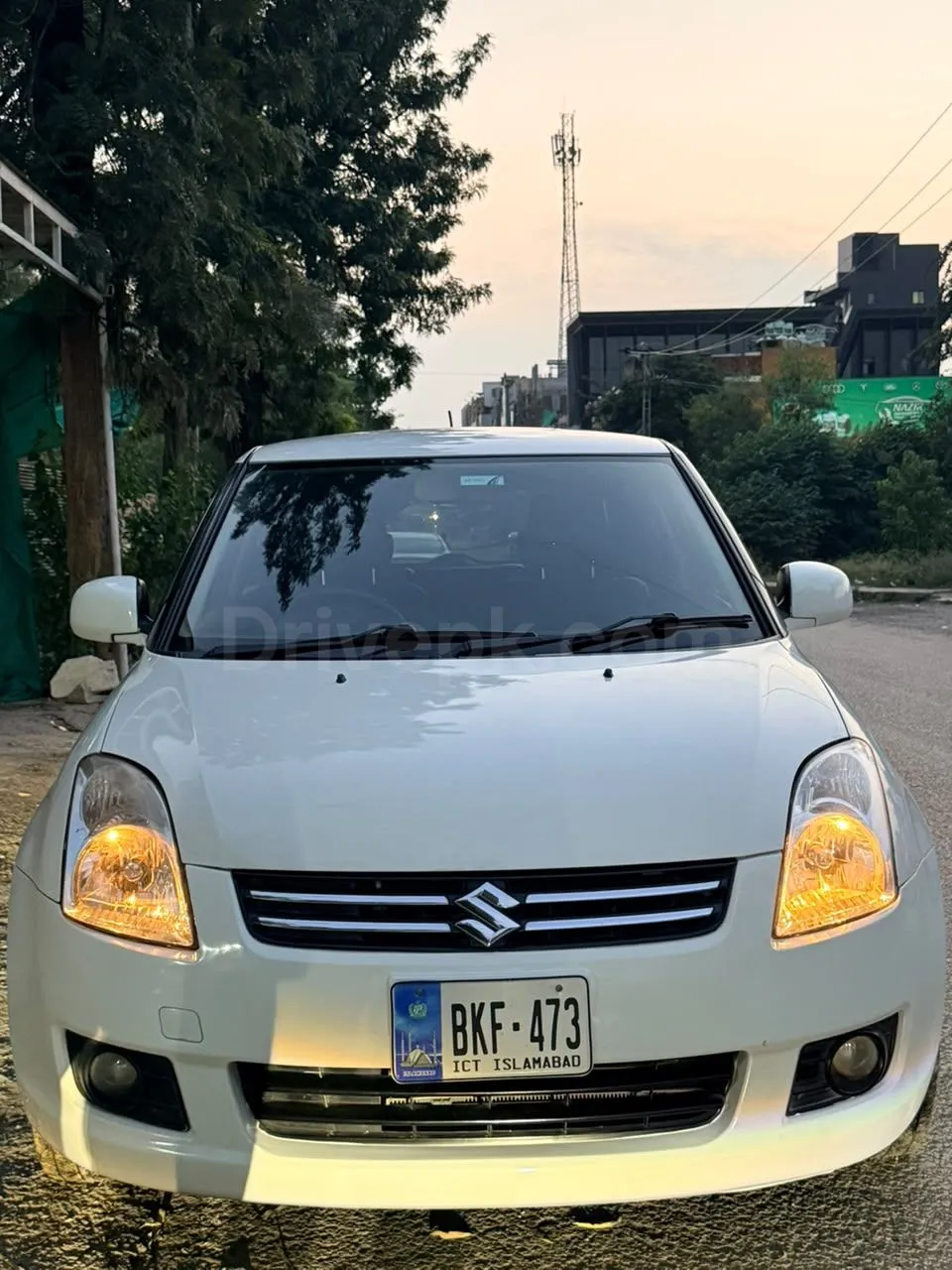 Suzuki Swift DLX Automatic 1.3 2018 for sale