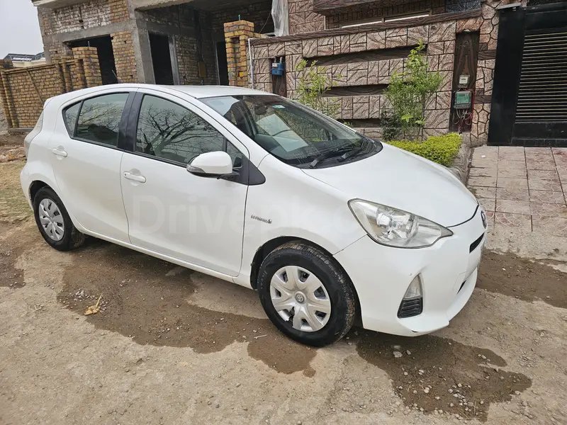 Toyota Aqua S 2013 for sale