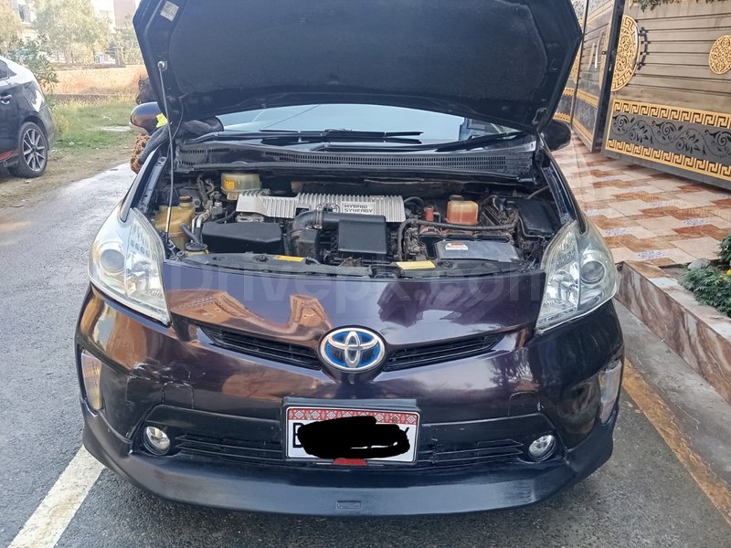 Toyota Prius S LED Edition 1.8 2012 for sale