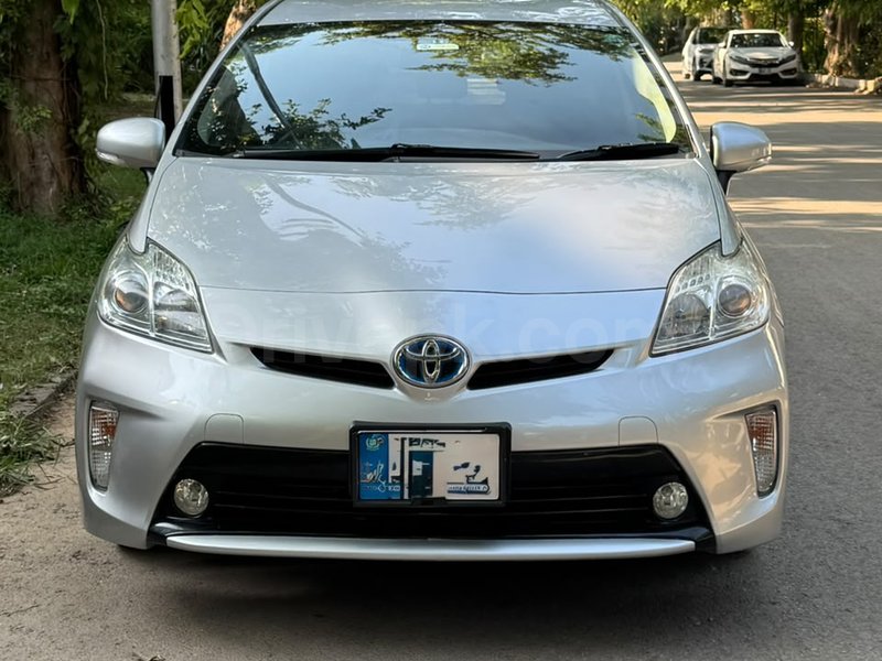 Toyota Prius L 1.8 2014 for sale